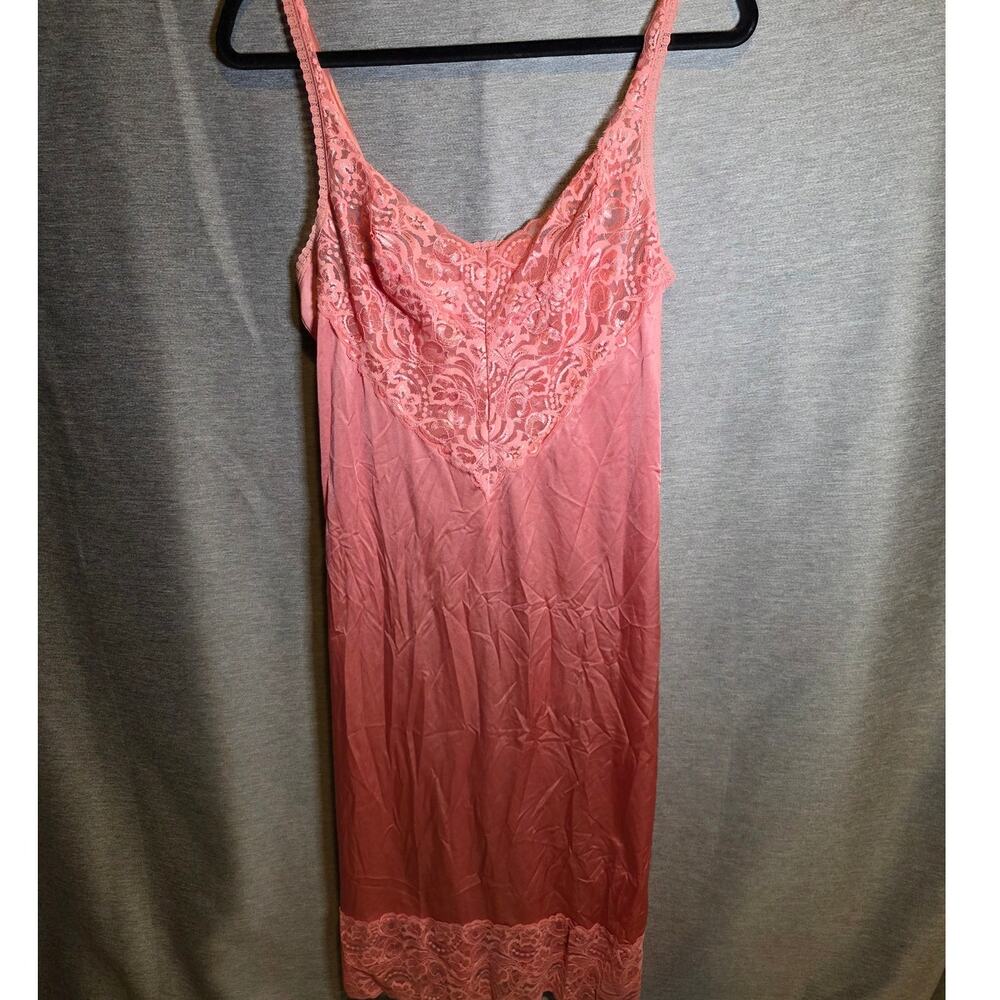 VTG Vanity Fair Slip Dress SZ 36 Coral Peach Lace Night Gown Lingerie Dainty USA